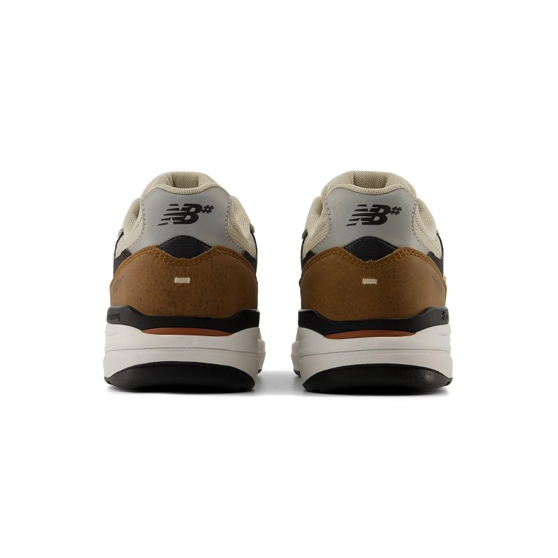 NEW BALANCE 933 ONE
