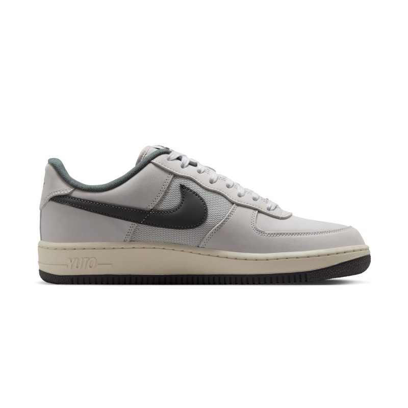 NIKE SB AIR FORCE 1 X YUTO