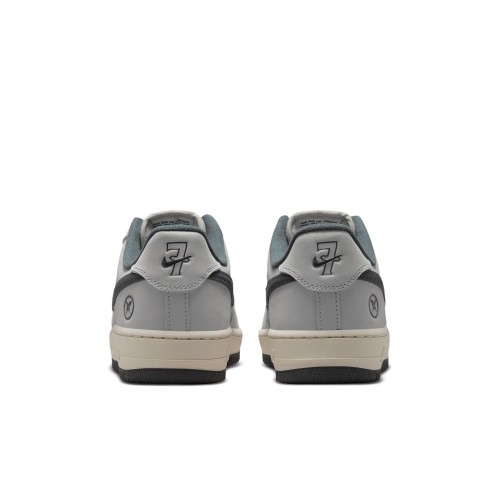 NIKE SB AIR FORCE 1 X YUTO